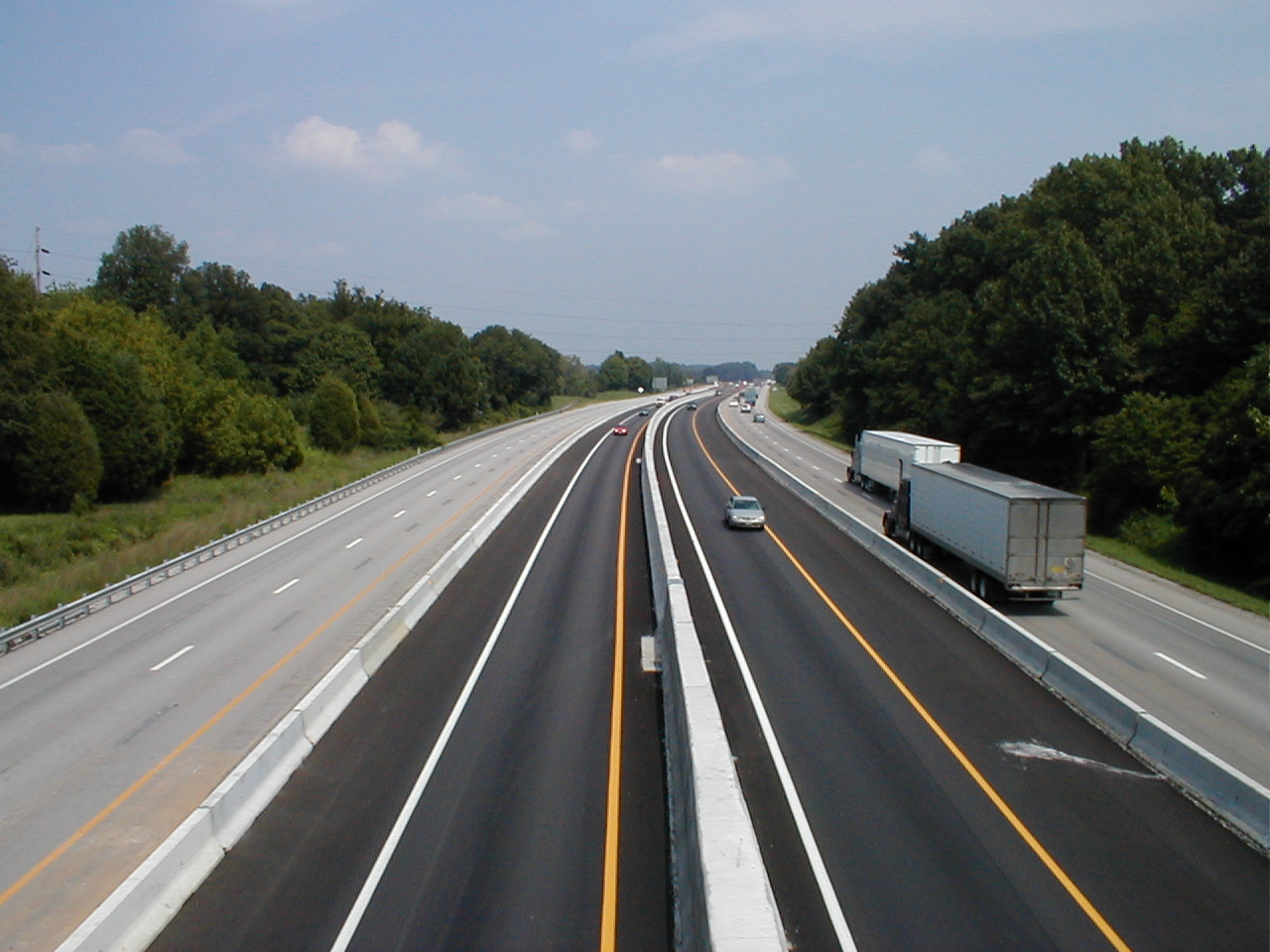 An overhead view of I-65 showing the beginning of the split in the south bound lanes.