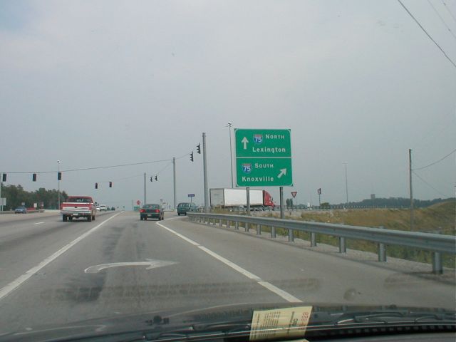 The KY 80 interchange with I-75 in Laurel County (July 6, 2003)