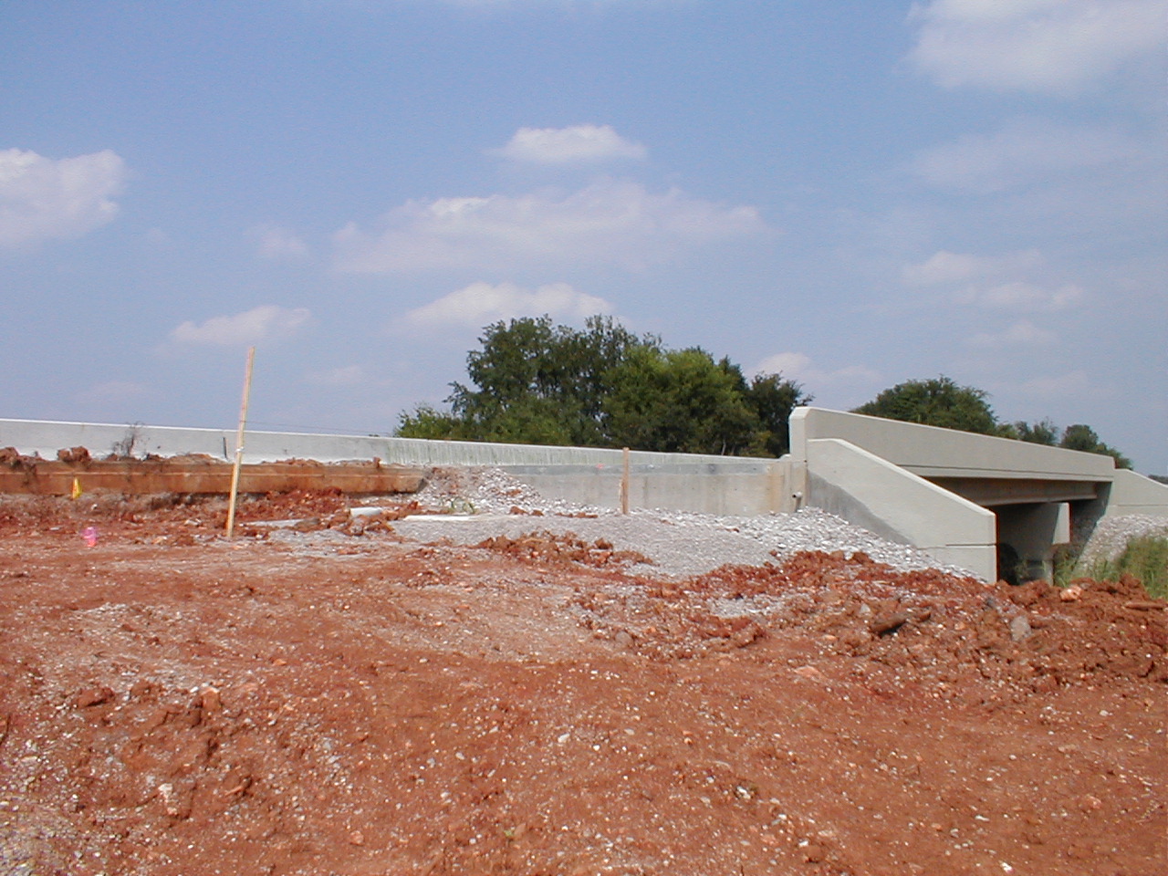 Shows the new lanes added to the south bound bridge.