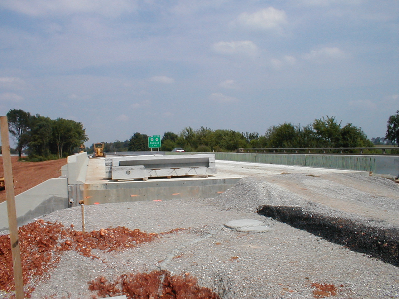 Shows the new lanes that have been added to the north bound bridge.