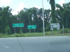 Signage at the northern end of the Matthew E. Welsh Bridge over the Ohio River (Aug. 15, 2004).