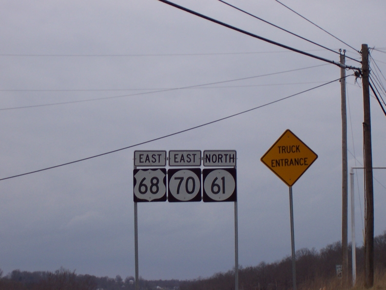 Signage along US 68/KY 70/KY 61 multiplex south of Greensburg.
