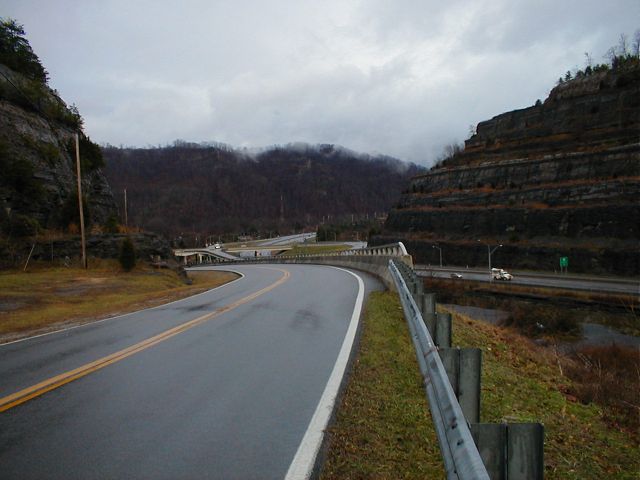 Above US 23 in the Pikeville Cut (January 3, 2003)
