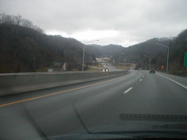 US 23 interchange with KY 80 in Floyd County (January 3, 2003)