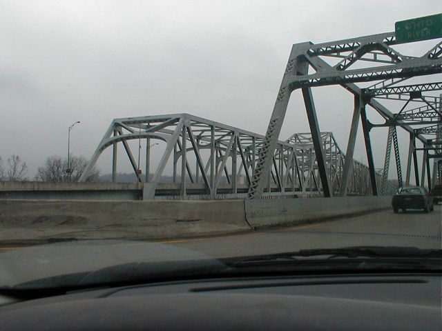 Entering the twin Ashland bridges from US 52 in Ohio. (January 3, 2003)