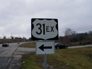 Signage at the intersection of US 31E and US31EX south of Mount Washington.