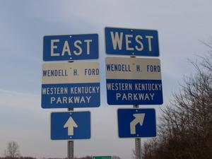 Western Kentucky Parkway: Signage
